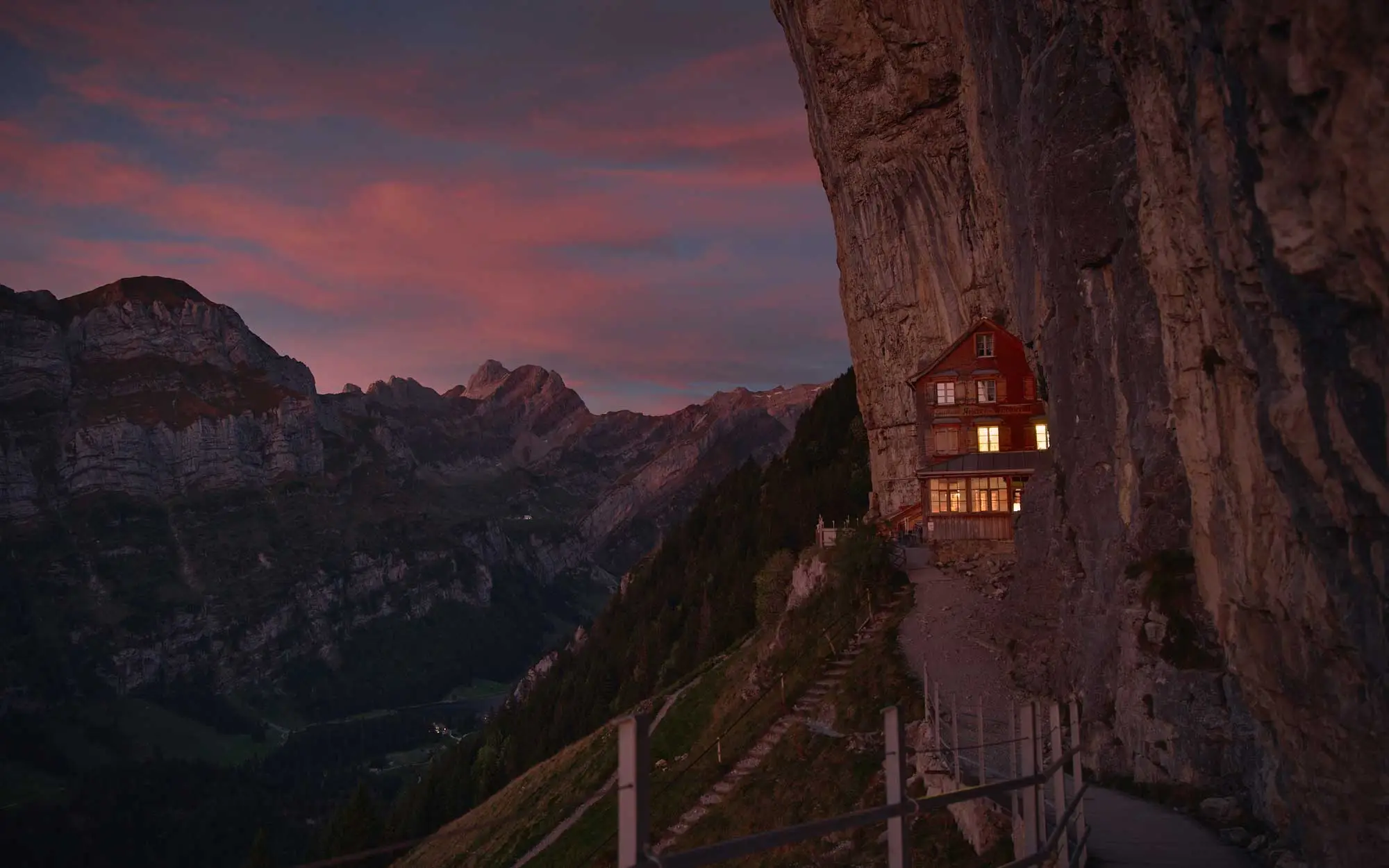 Fotospots Appenzell: Diese 7 Ausflüge musst du gemacht haben. 11 Berggasthaus Äscher Appenzell