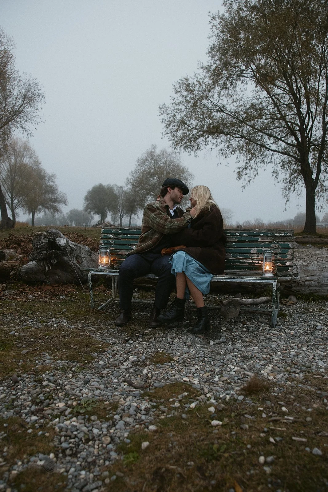 Couple photo shoot at the lake