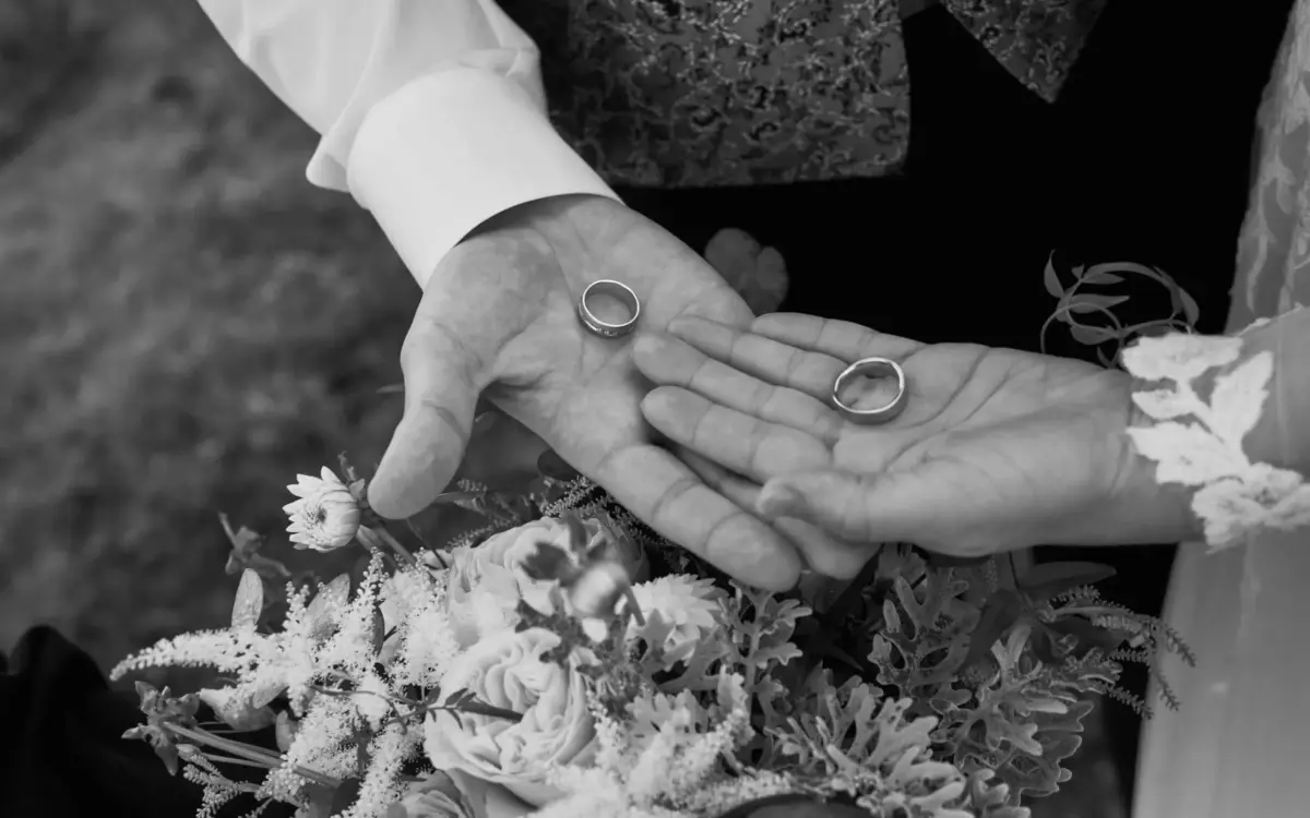 Weddings 4 Wedding rings photographer 1
