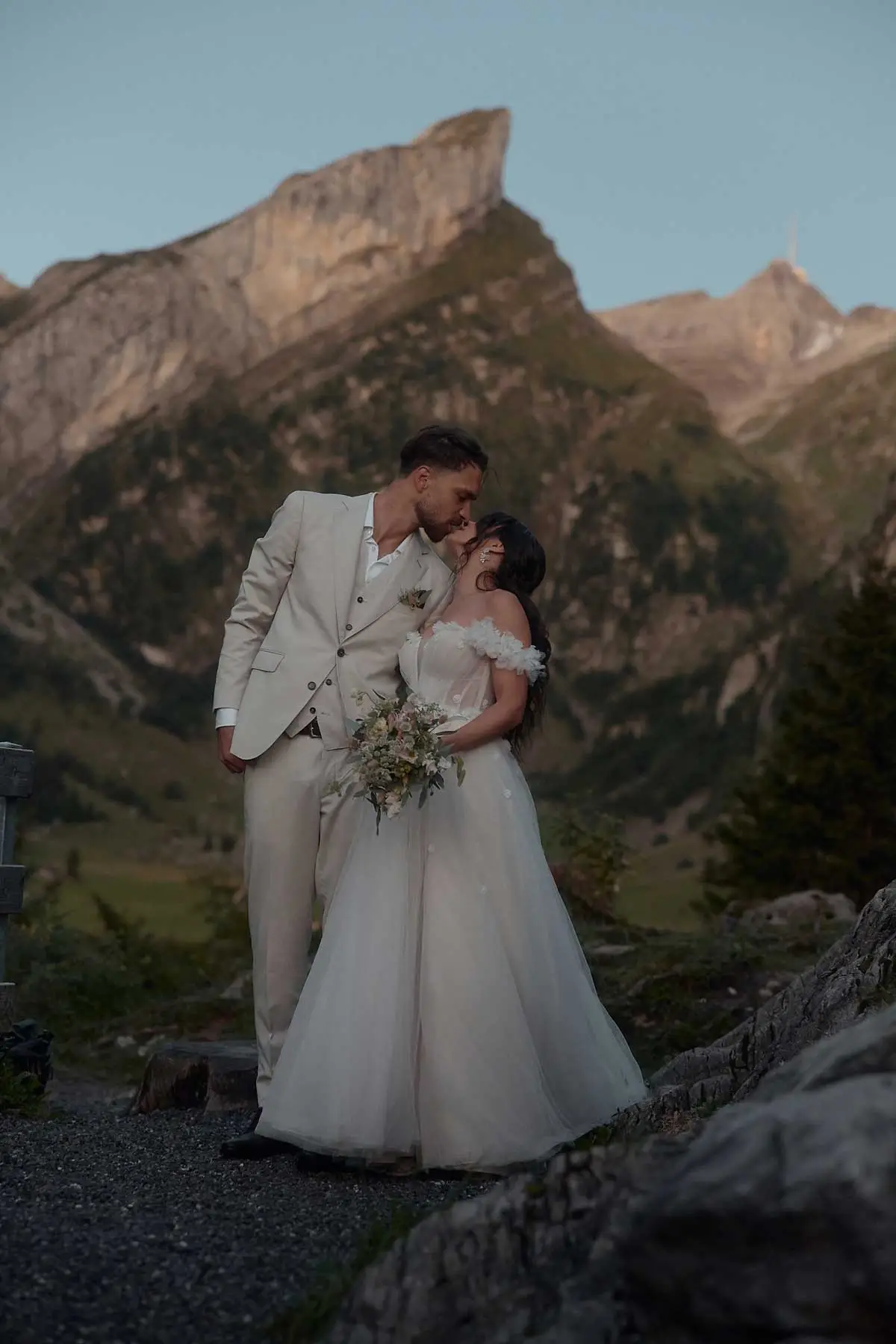 Elopement Guide Appenzell – The 5 Most Beautiful Wedding Venues in Appenzell 10 berghochzeit schweiz appenzell 1