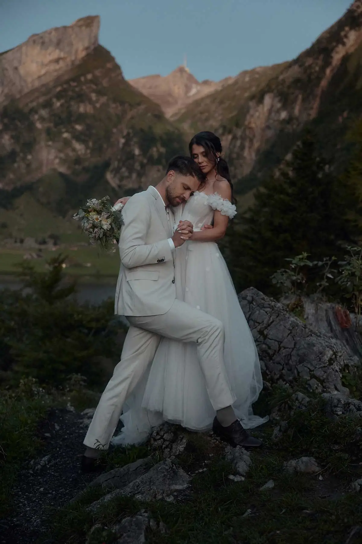 Entdecke die fünf schönsten Hochzeitslocation Appenzell 8 lake seealpsee wedding