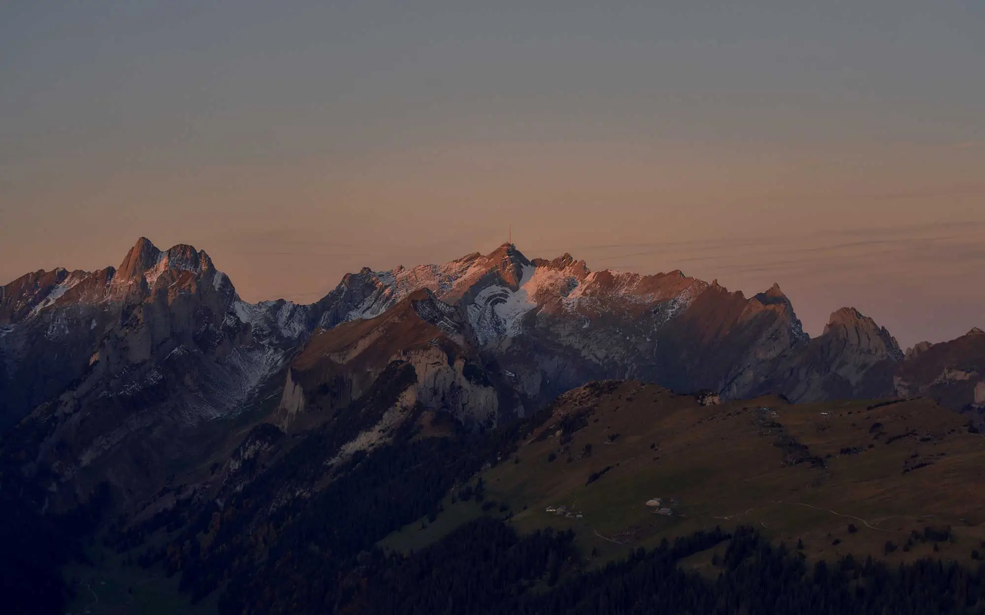 Aussicht vom Hohen Kasten auf den Säntis am Morgen in Appenzell